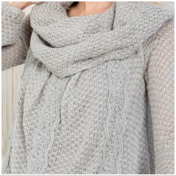 🍁LAST1️⃣🍁New Ryu Gray Cowl Neck Flowing Fall Sweater With Floral Design - Picture 5 of 7